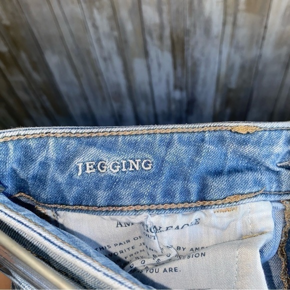 American Eagle Super Stretch X Light Wash Distressed Jeggings Short - Picture 10 of 10